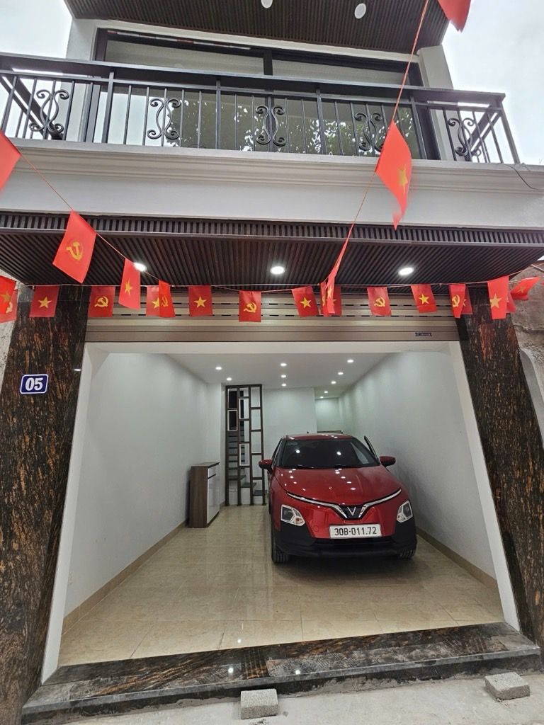 Bán nhà phố Nguyễn Lam 12,9 tỷ | 40,2m2 | 6 tầng | Mặt ngõ, Thang máy, Gara Ôtô, Full nội thất