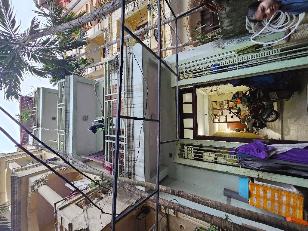 Bán nhà Trương Định - diện tích 71.5m2 4 tầng - Ngõ thông ô tô qua - giá 18,5 tỷ