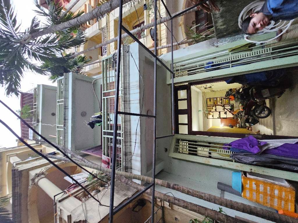 Bán nhà Trương Định - diện tích 71.5m2 4 tầng - Ngõ thông ô tô qua - giá 18,5 tỷ