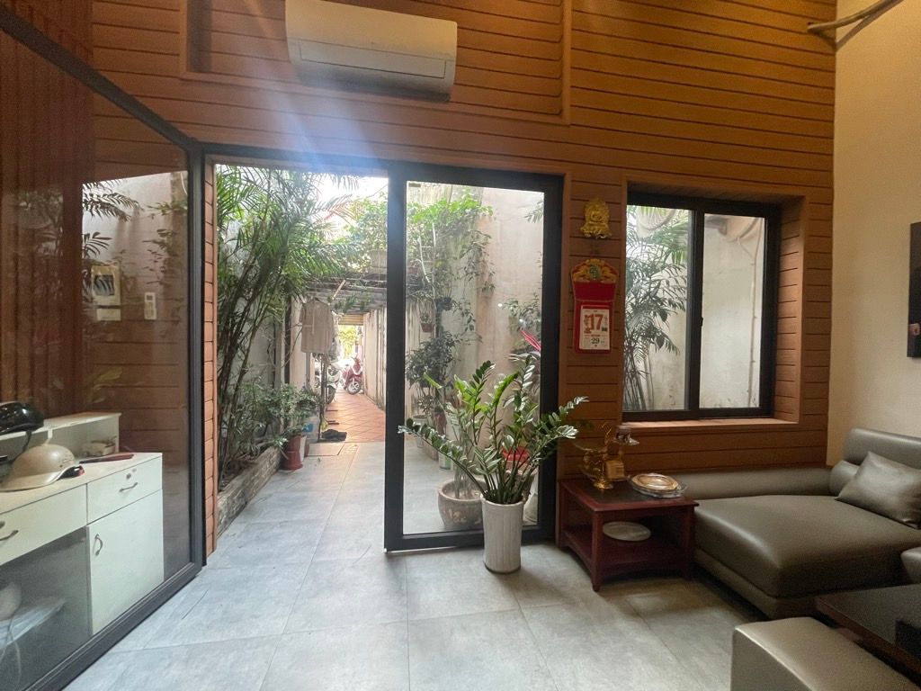 Bán nhà Minh Khai - diện tích 71.2m2 1 tầng - Mặt phố giá rẻ như mặt ngõ - giá 18 tỷ