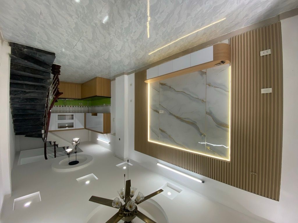 Bán nhà Đông Thiên - diện tích 30m2 5 tầng - ngõ nông gần phố - giá 7,85 tỷ