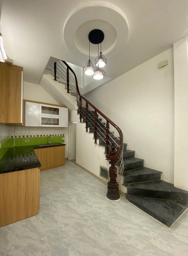 Bán nhà Đông Thiên - diện tích 30m2 5 tầng - ngõ nông gần phố - giá 7,85 tỷ