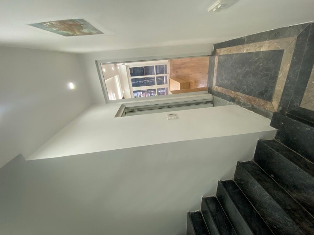 Bán nhà Đông Thiên - diện tích 30m2 5 tầng - ngõ nông gần phố - giá 7,85 tỷ