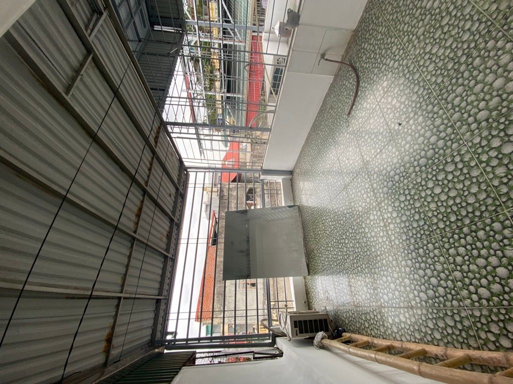 Bán nhà Đông Thiên - diện tích 30m2 5 tầng - ngõ nông gần phố - giá 7,85 tỷ