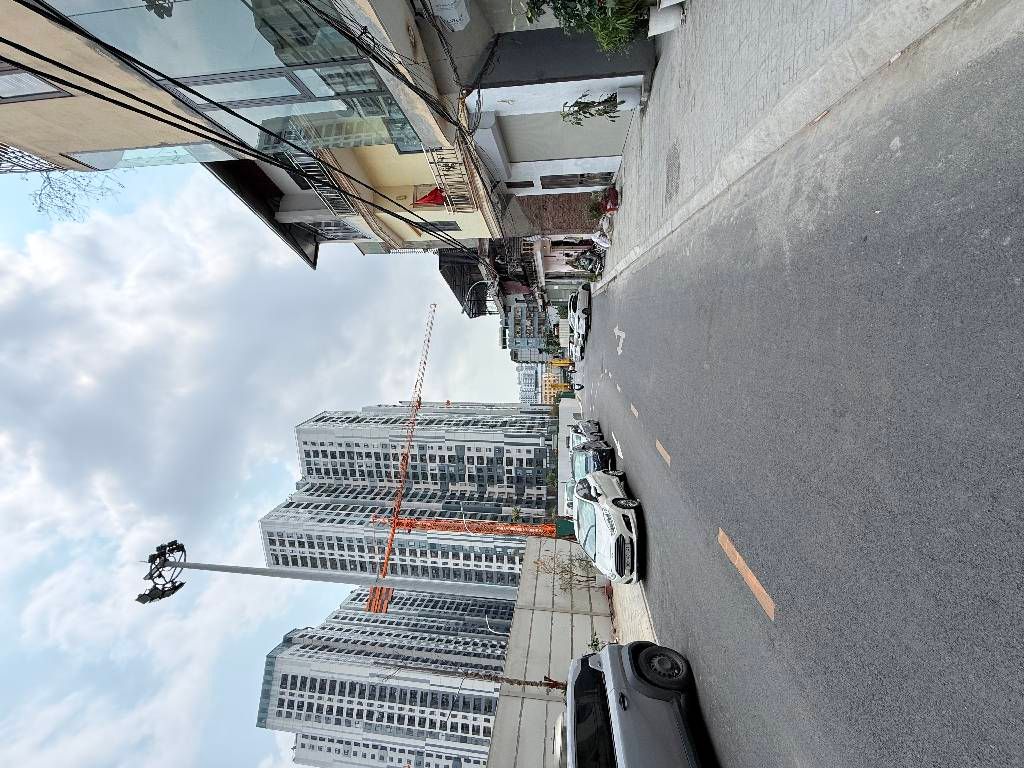 Bán nhà Kim Ngưu - diện tích 35.3m2 4 tầng - Gần phố, ô tô tránh - giá 10 tỷ