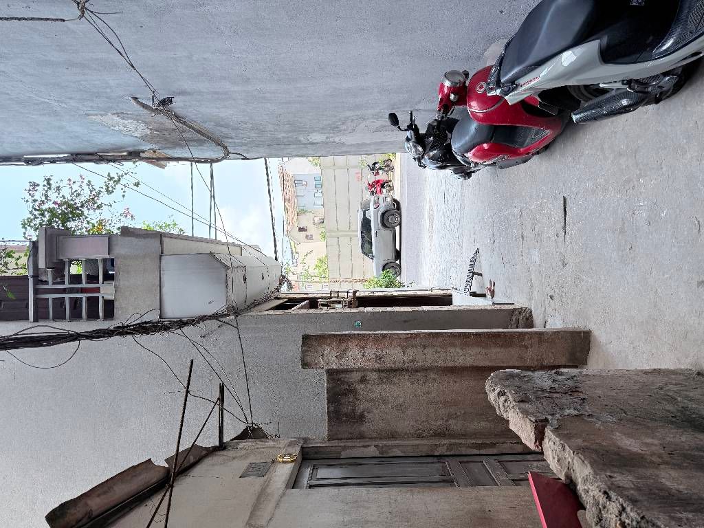 Bán nhà Kim Ngưu - diện tích 35.3m2 4 tầng - Gần phố, ô tô tránh - giá 10 tỷ