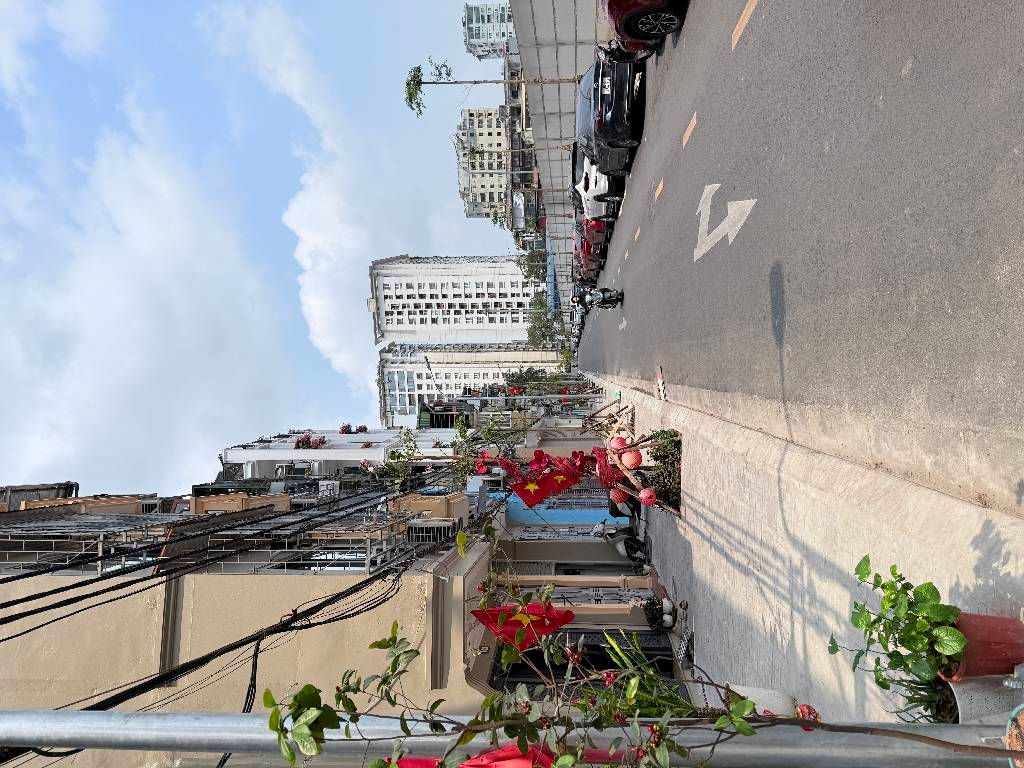 Bán nhà Kim Ngưu - diện tích 35.3m2 4 tầng - Gần phố, ô tô tránh - giá 10 tỷ