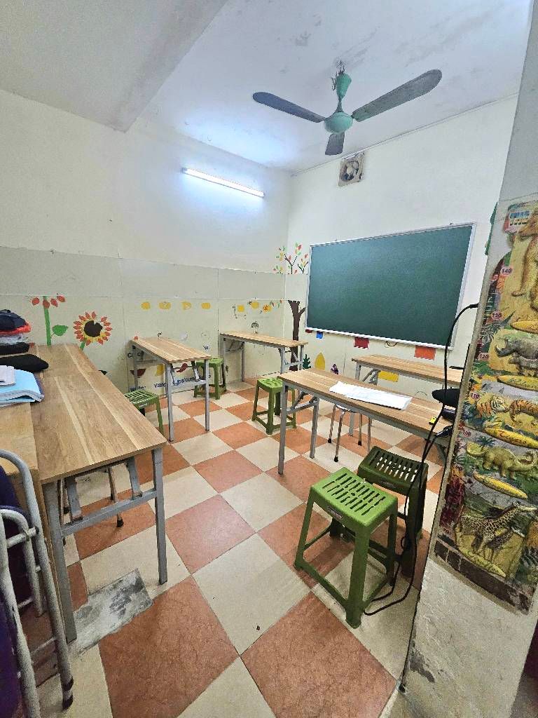 Bán nhà Hòa Bình - diện tích 50m2 1 tầng - ô tô tránh - giá 12,5 tỷ