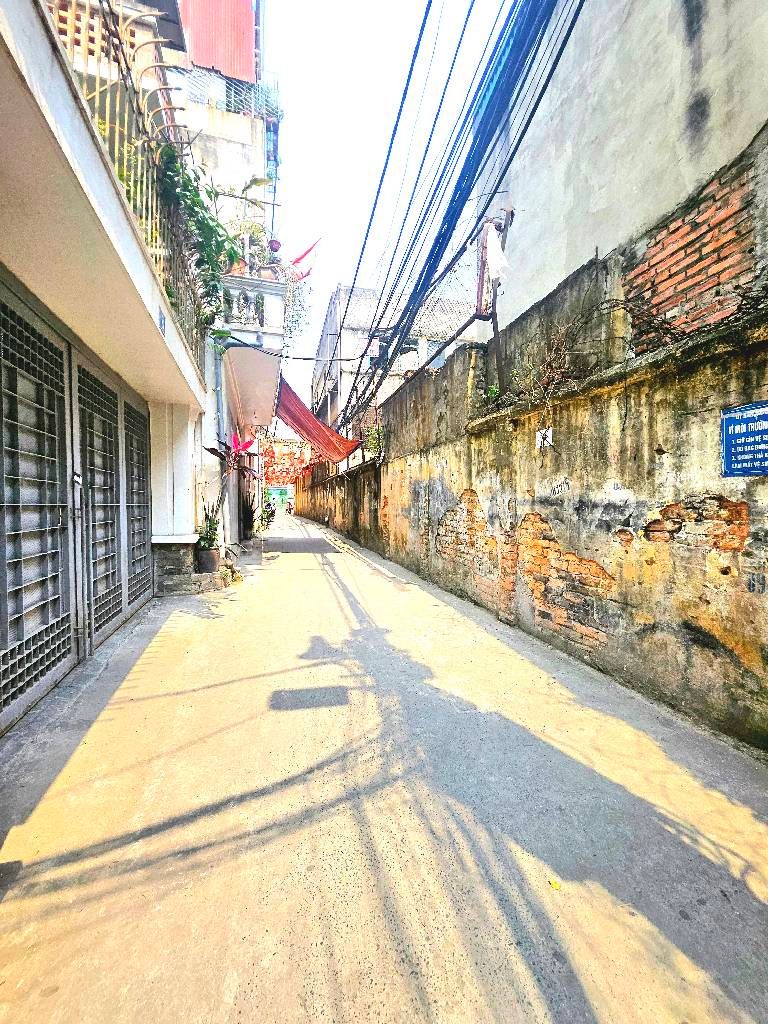 Bán nhà Hòa Bình - diện tích 50m2 1 tầng - ô tô tránh - giá 12,5 tỷ