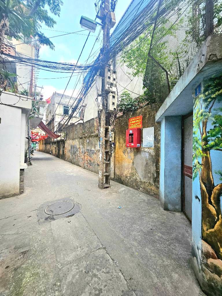 Bán nhà Hòa Bình - diện tích 50m2 1 tầng - ô tô tránh - giá 12,5 tỷ