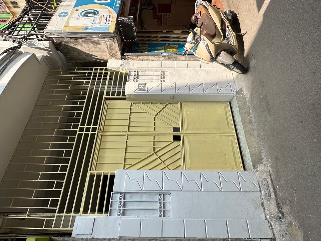 Bán nhà Thái Thịnh - diện tích 50.5m2 4 tầng - mặt ngõ ô tô tránh - giá 22 tỷ