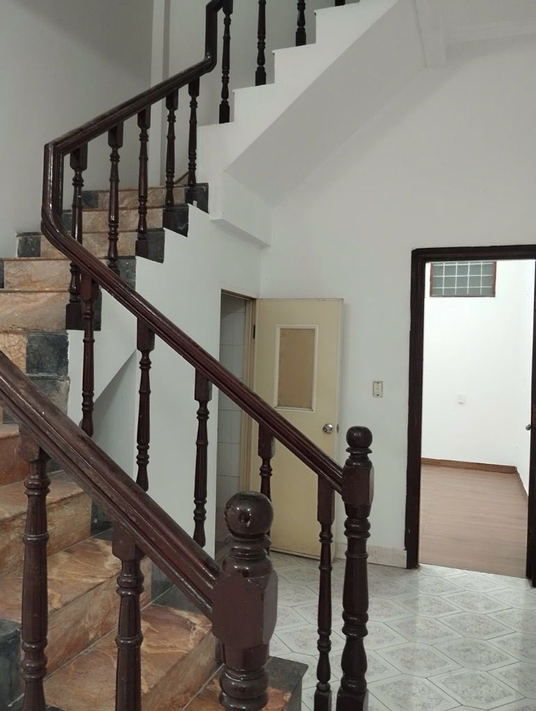 Bán nhà Thái Thịnh - diện tích 50.5m2 4 tầng - mặt ngõ ô tô tránh - giá 22 tỷ