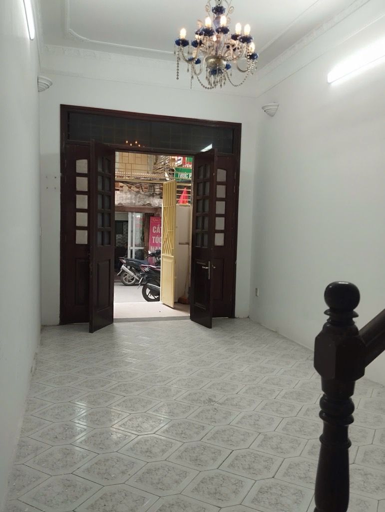 Bán nhà Thái Thịnh - diện tích 50.5m2 4 tầng - mặt ngõ ô tô tránh - giá 22 tỷ