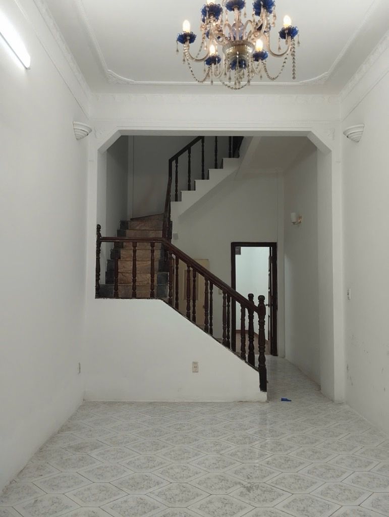 Bán nhà Thái Thịnh - diện tích 50.5m2 4 tầng - mặt ngõ ô tô tránh - giá 22 tỷ