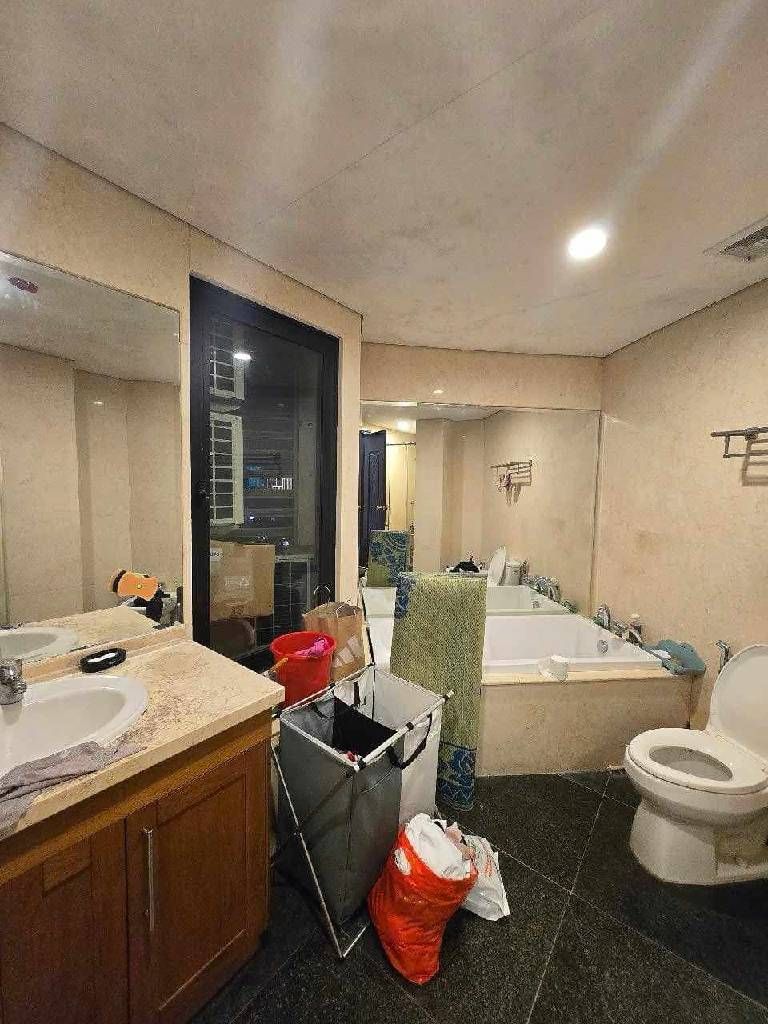 Bán nhà Nguyễn Trãi - diện tích 123m2 12 tầng - Căn hộ cao cấp Royal City - giá 19,5 tỷ