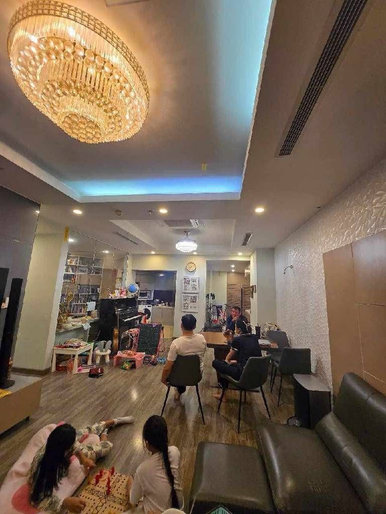 Bán nhà Nguyễn Trãi - diện tích 123m2 12 tầng - Căn hộ cao cấp Royal City - giá 19,5 tỷ