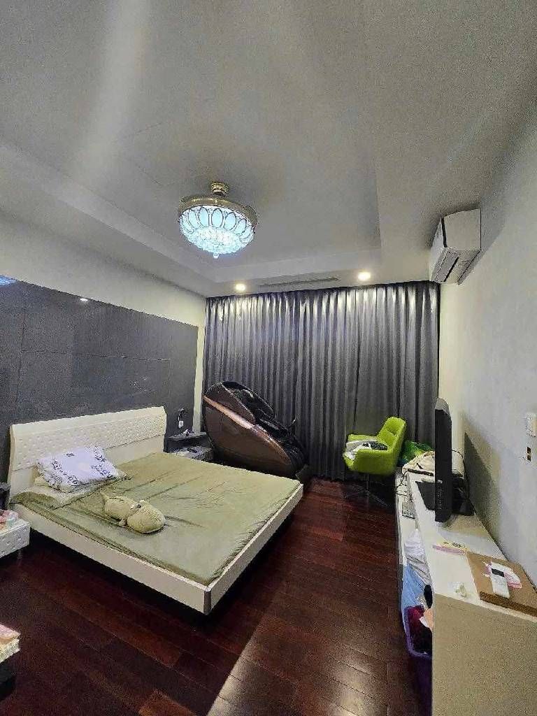 Bán nhà Nguyễn Trãi - diện tích 123m2 12 tầng - Căn hộ cao cấp Royal City - giá 19,5 tỷ