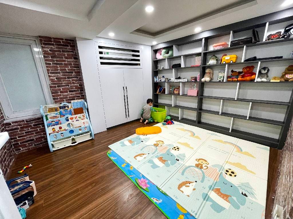 Bán nhà Giáp Nhất - diện tích 120m2 2 tầng - Ô tô tránh - giá 4,65 tỷ