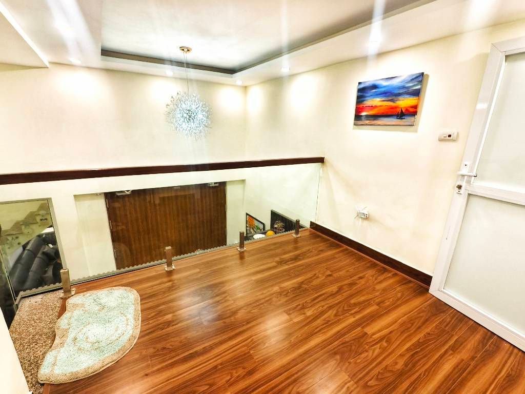 Bán nhà Giáp Nhất - diện tích 120m2 2 tầng - Ô tô tránh - giá 4,65 tỷ