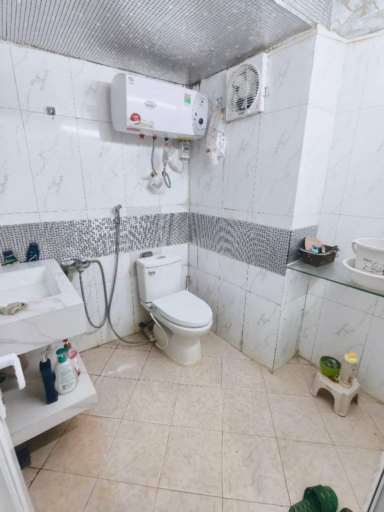 Bán nhà Giáp Nhất - diện tích 120m2 2 tầng - Ô tô tránh - giá 4,65 tỷ