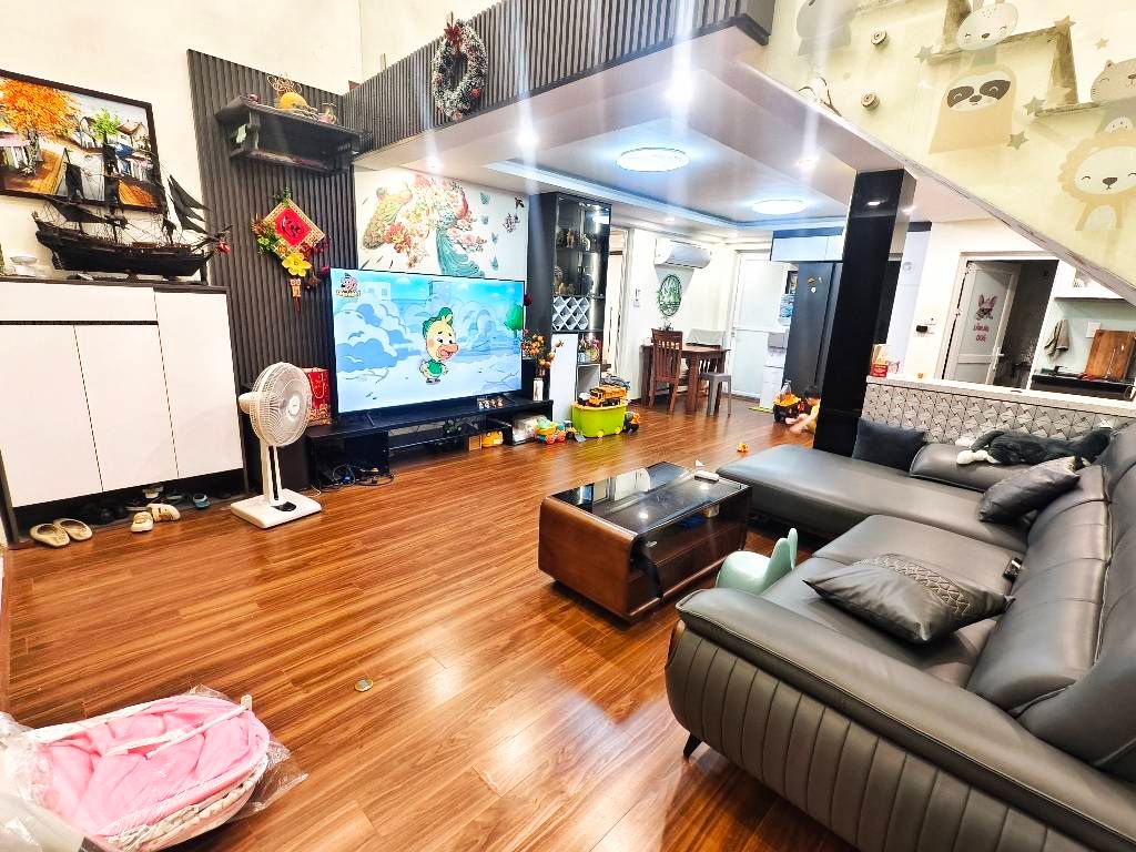 Bán nhà Giáp Nhất - diện tích 120m2 2 tầng - Ô tô tránh - giá 4,65 tỷ