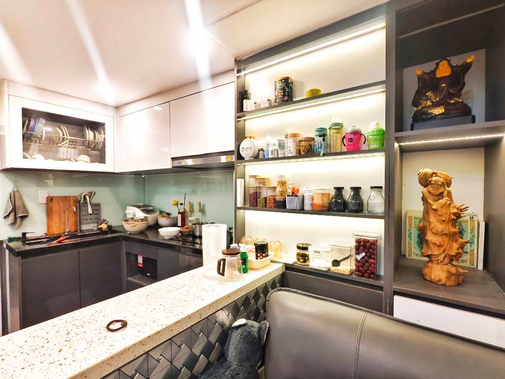 Bán nhà Giáp Nhất - diện tích 120m2 2 tầng - Ô tô tránh - giá 4,65 tỷ