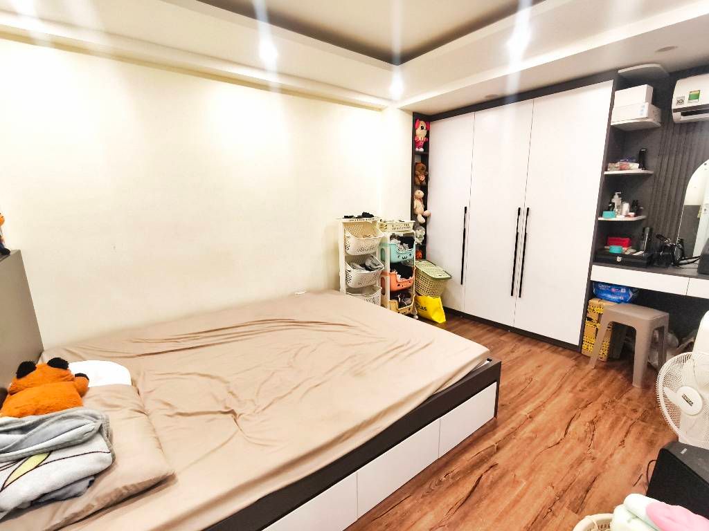 Bán nhà Giáp Nhất - diện tích 120m2 2 tầng - Ô tô tránh - giá 4,65 tỷ