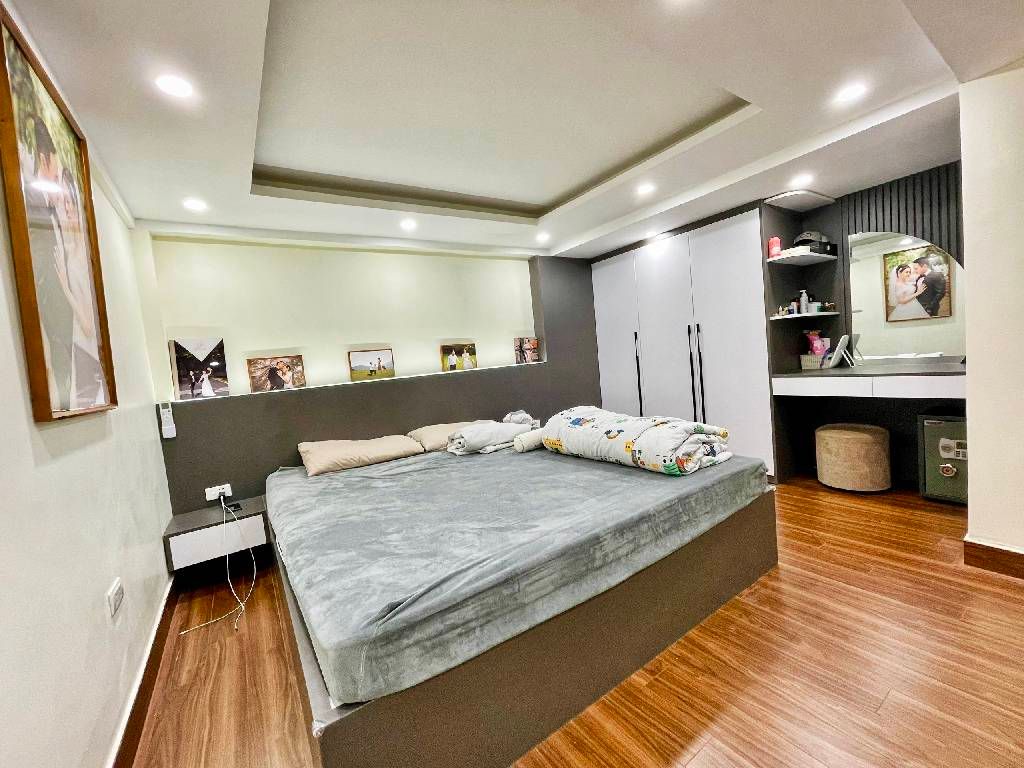 Bán nhà Giáp Nhất - diện tích 120m2 2 tầng - Ô tô tránh - giá 4,65 tỷ