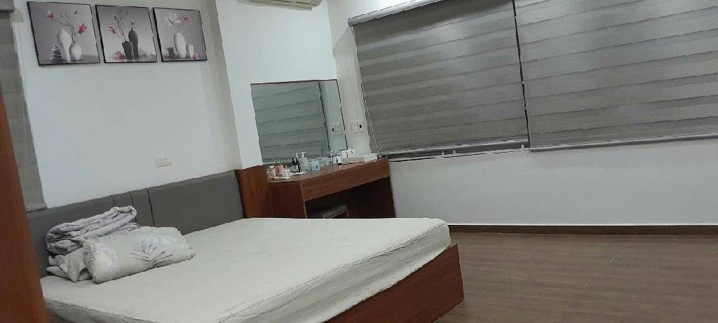 Bán nhà Lĩnh Nam - diện tích 49.1m2 5 tầng - Lô góc, ô tô vào nhà - giá 12,9 tỷ