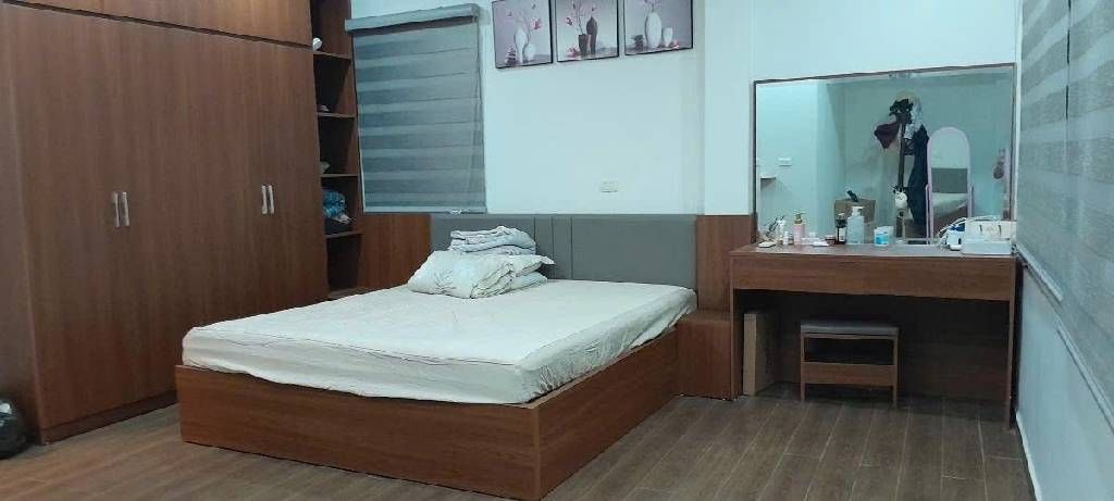 Bán nhà Lĩnh Nam - diện tích 49.1m2 5 tầng - Lô góc, ô tô vào nhà - giá 12,9 tỷ