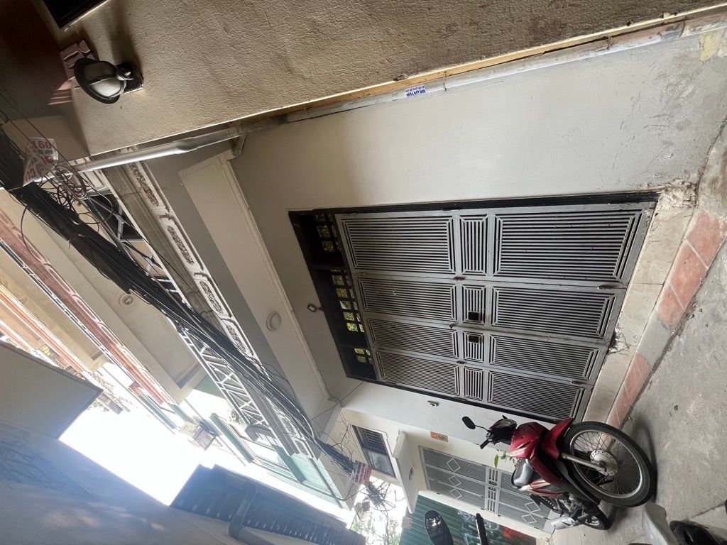 Bán nhà Trần Khát Chân - diện tích 36m2 5 tầng - Nhà đẹp hiếm có - giá 11,8 tỷ