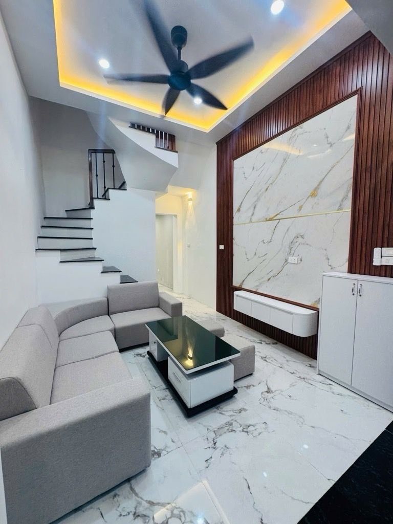 Bán nhà Tân Mai - diện tích 32m2 3 tầng - 2 mặt ngõ - giá 6,8 tỷ