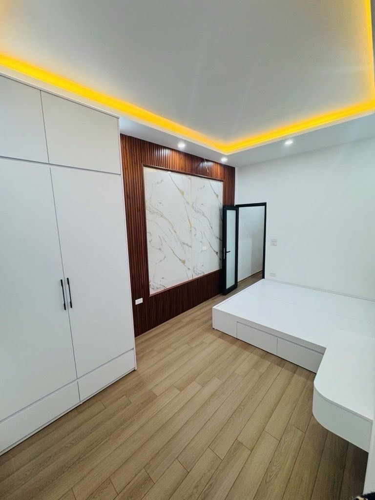 Bán nhà Tân Mai - diện tích 32m2 3 tầng - 2 mặt ngõ - giá 6,8 tỷ