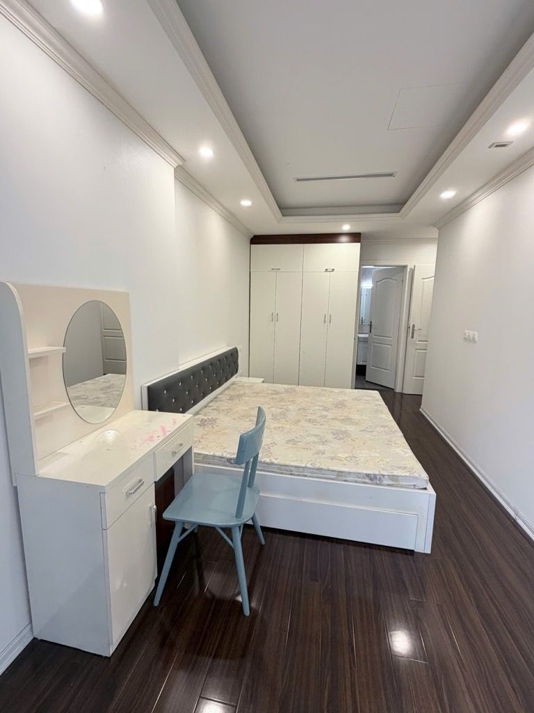 Bán nhà Lĩnh Nam - diện tích 80m2 6 tầng - Sổ đỏ chính chủ - giá 7,8 tỷ