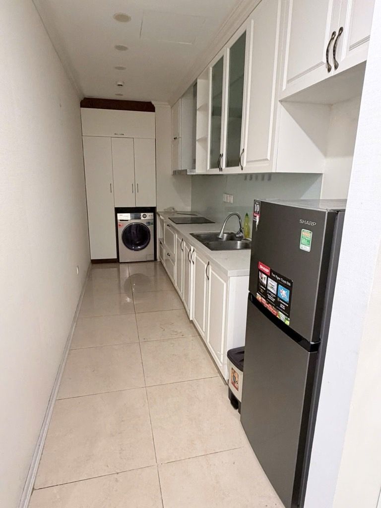 Bán nhà Lĩnh Nam - diện tích 80m2 6 tầng - Sổ đỏ chính chủ - giá 7,8 tỷ