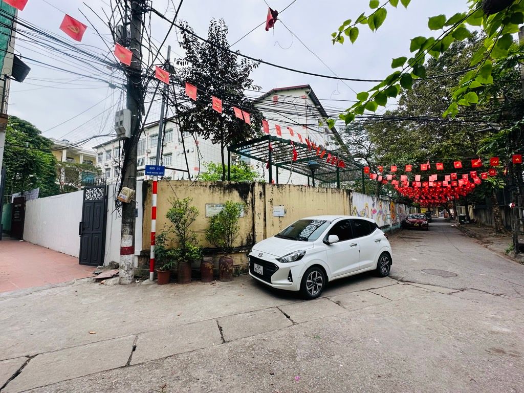 Bán nhà Hoàng Liệt - diện tích 23.8m2 4 tầng - Ô tô dừng đỗ cổng - giá 8,5 tỷ