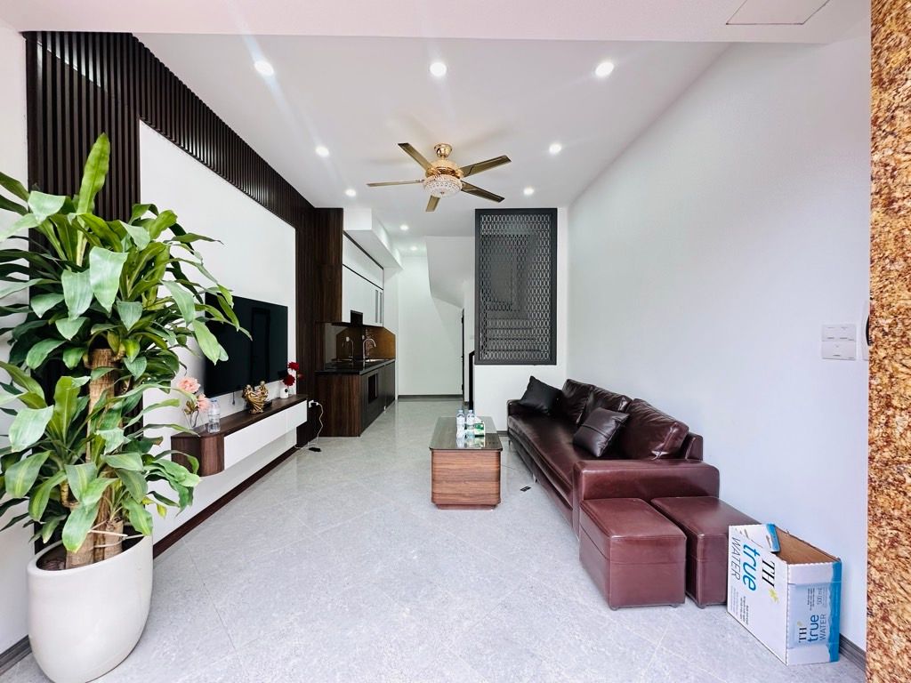 Bán nhà Hoàng Liệt - diện tích 23.8m2 4 tầng - Ô tô dừng đỗ cổng - giá 8,5 tỷ