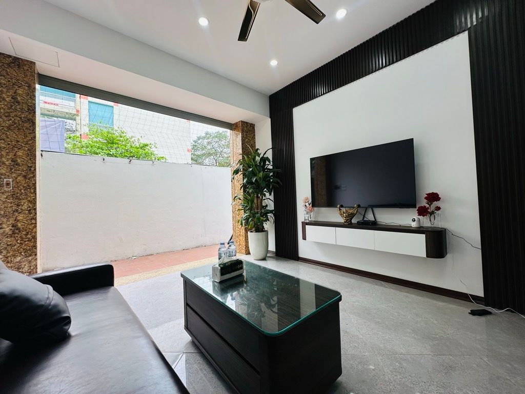 Bán nhà Hoàng Liệt - diện tích 23.8m2 4 tầng - Ô tô dừng đỗ cổng - giá 8,5 tỷ