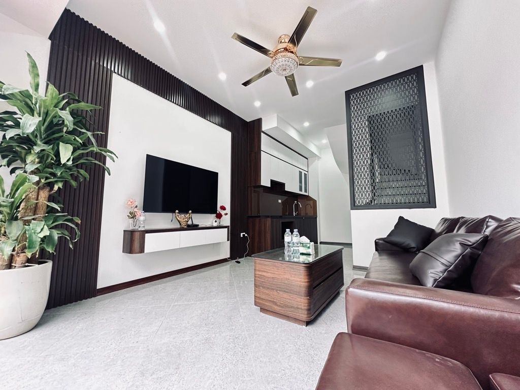 Bán nhà Hoàng Liệt - diện tích 23.8m2 4 tầng - Ô tô dừng đỗ cổng - giá 8,5 tỷ