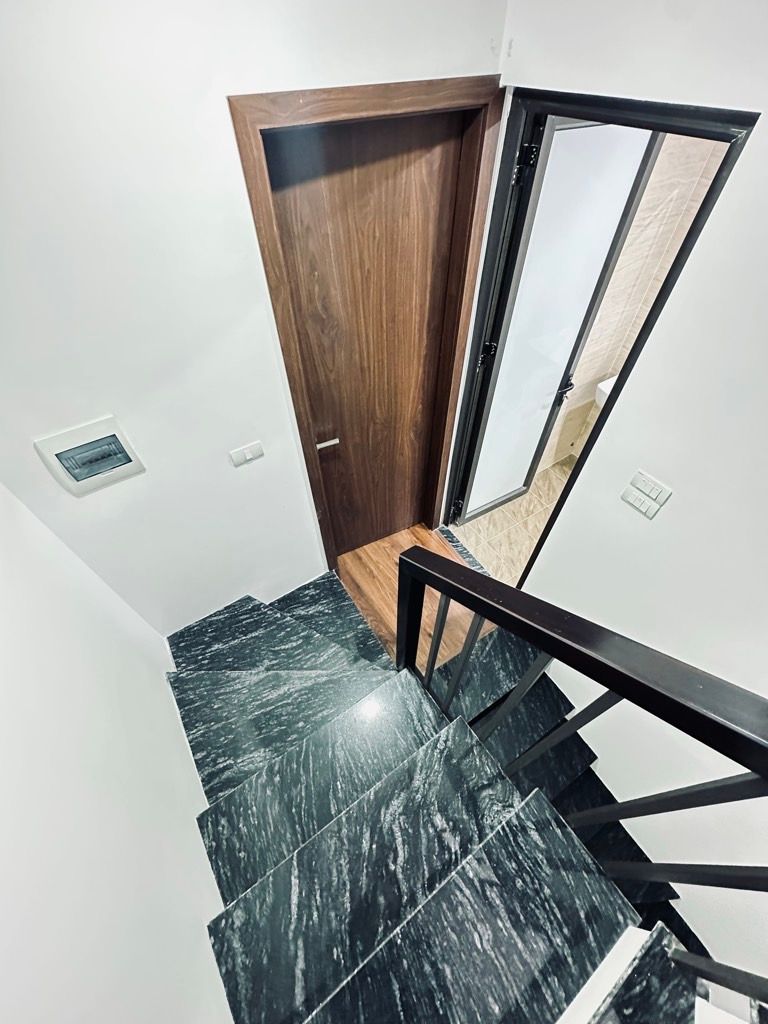 Bán nhà Hoàng Liệt - diện tích 23.8m2 4 tầng - Ô tô dừng đỗ cổng - giá 8,5 tỷ