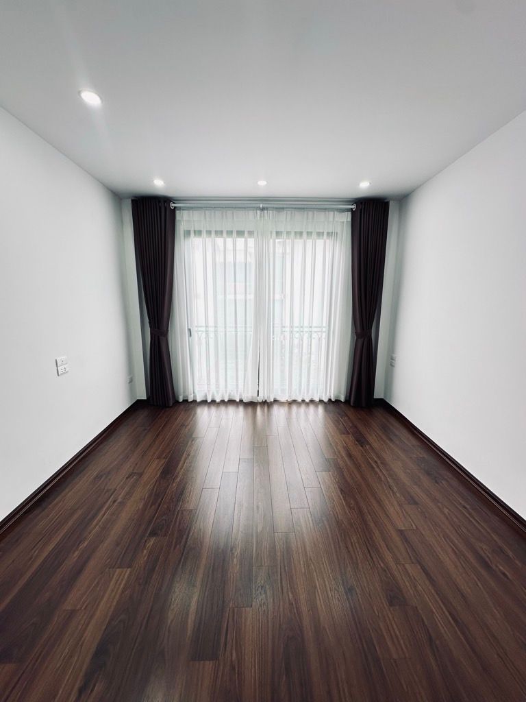 Bán nhà Hoàng Liệt - diện tích 23.8m2 4 tầng - Ô tô dừng đỗ cổng - giá 8,5 tỷ