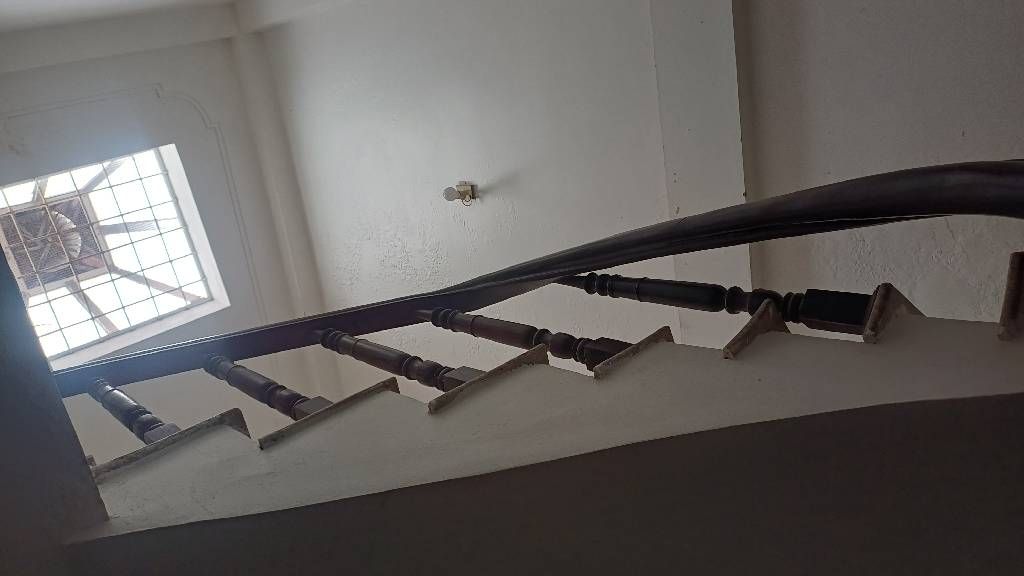 Bán nhà Gốc Đề - diện tích 40m2 3 tầng - nhà 3.5 tầng dân xây - giá 8,5 tỷ