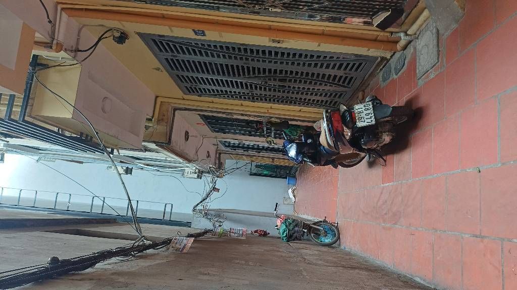 Bán nhà Gốc Đề - diện tích 40m2 3 tầng - nhà 3.5 tầng dân xây - giá 8,5 tỷ