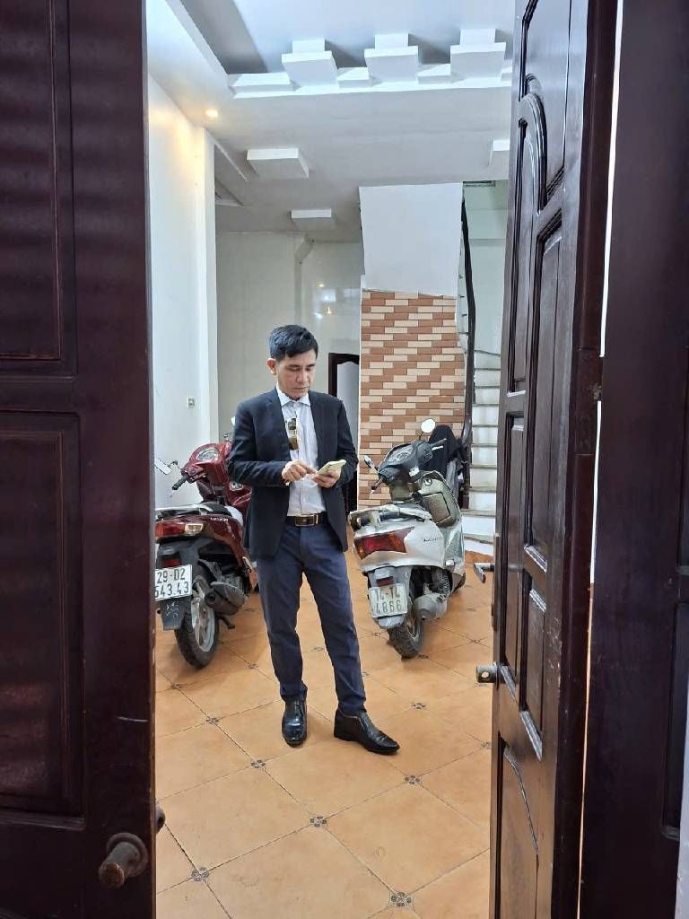 Bán nhà Gốc Đề - diện tích 40m2 3 tầng - nhà 3.5 tầng dân xây - giá 8,5 tỷ