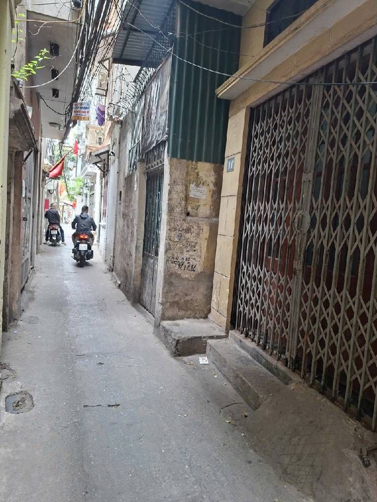 Bán nhà Gốc Đề - diện tích 40m2 3 tầng - nhà 3.5 tầng dân xây - giá 8,5 tỷ