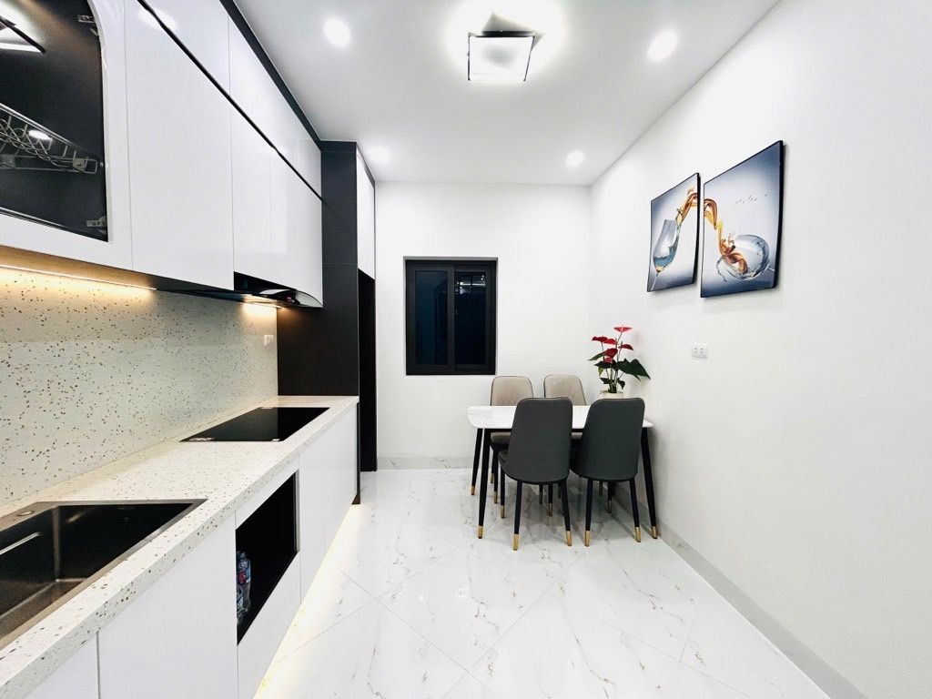 Bán nhà Quan Nhân - diện tích 33m2 4 tầng - Nhà đẹp hiếm có - giá 8,36 tỷ