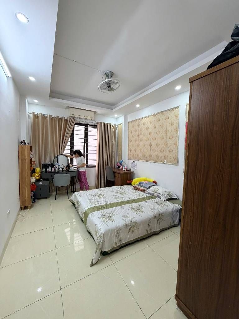 Bán nhà Đông Thiên - diện tích 40.7m2 4 tầng - Nhà đẹp ở luôn - giá 8,9 tỷ