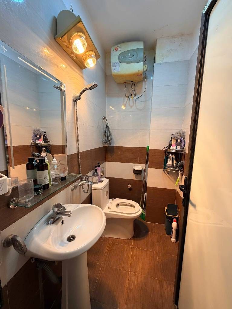 Bán nhà Đông Thiên - diện tích 40.7m2 4 tầng - Nhà đẹp ở luôn - giá 8,9 tỷ