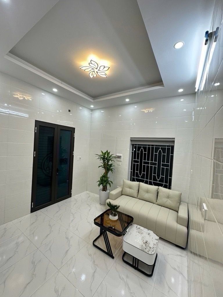 Bán nhà Vũ Tông Phan - diện tích 23m2 3 tầng - Lô góc thoáng sáng - giá 3 tỷ