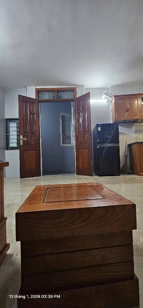 Bán nhà Chợ Khâm Thiên - diện tích 20m2 5 tầng - Nhà đẹp ở luôn, ngõ thông ra hồ - giá 5,35 tỷ